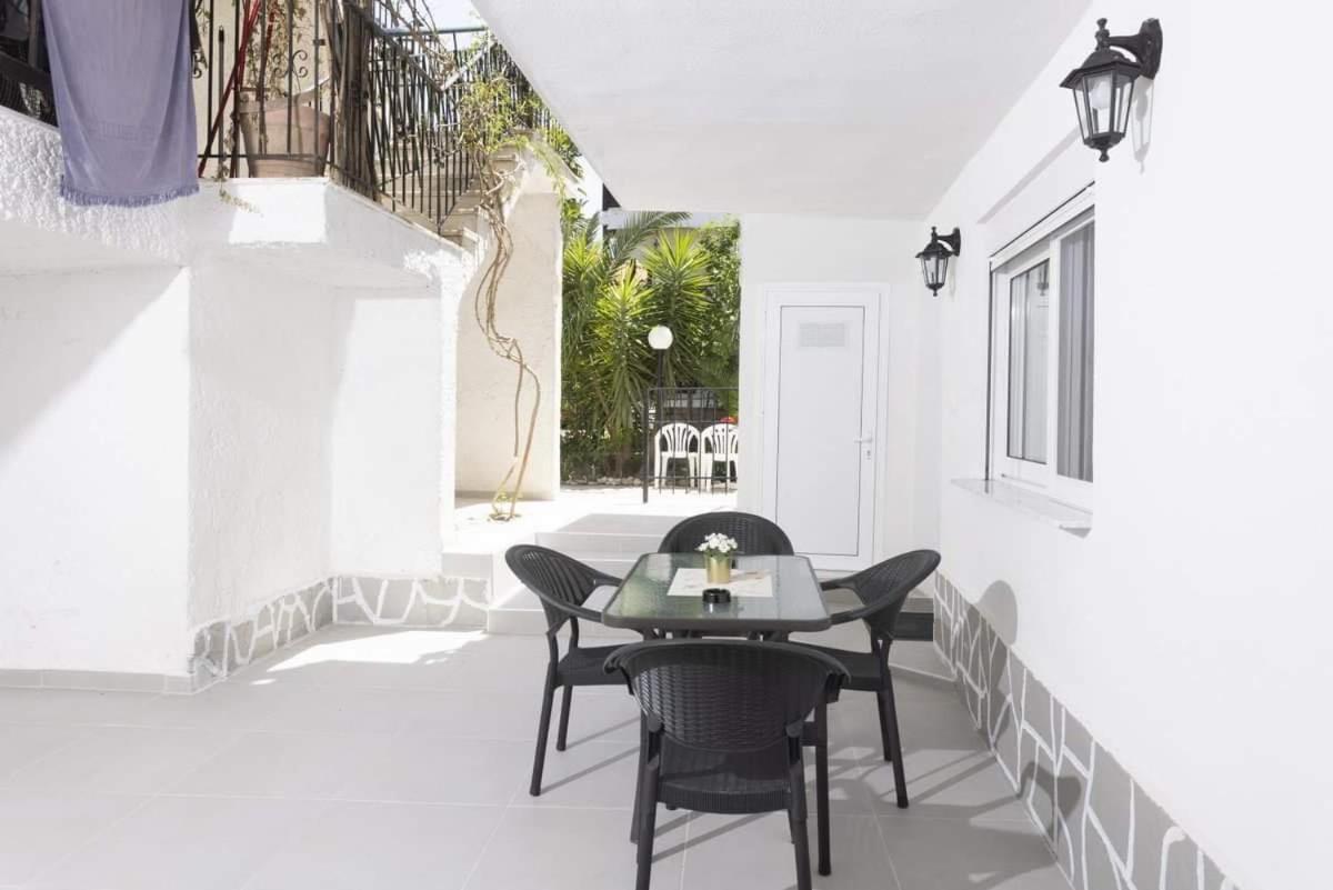 Katerina Apartments Pefkochori Bagian luar foto