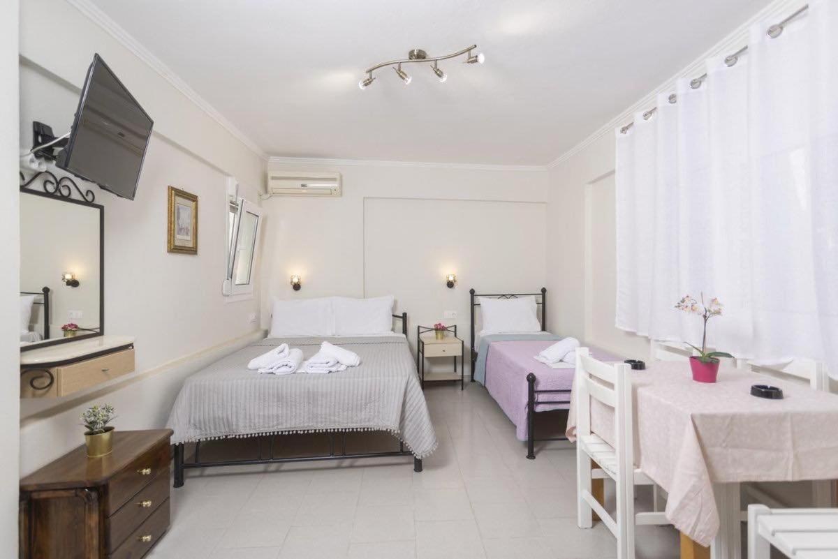 Katerina Apartments Pefkochori Bagian luar foto