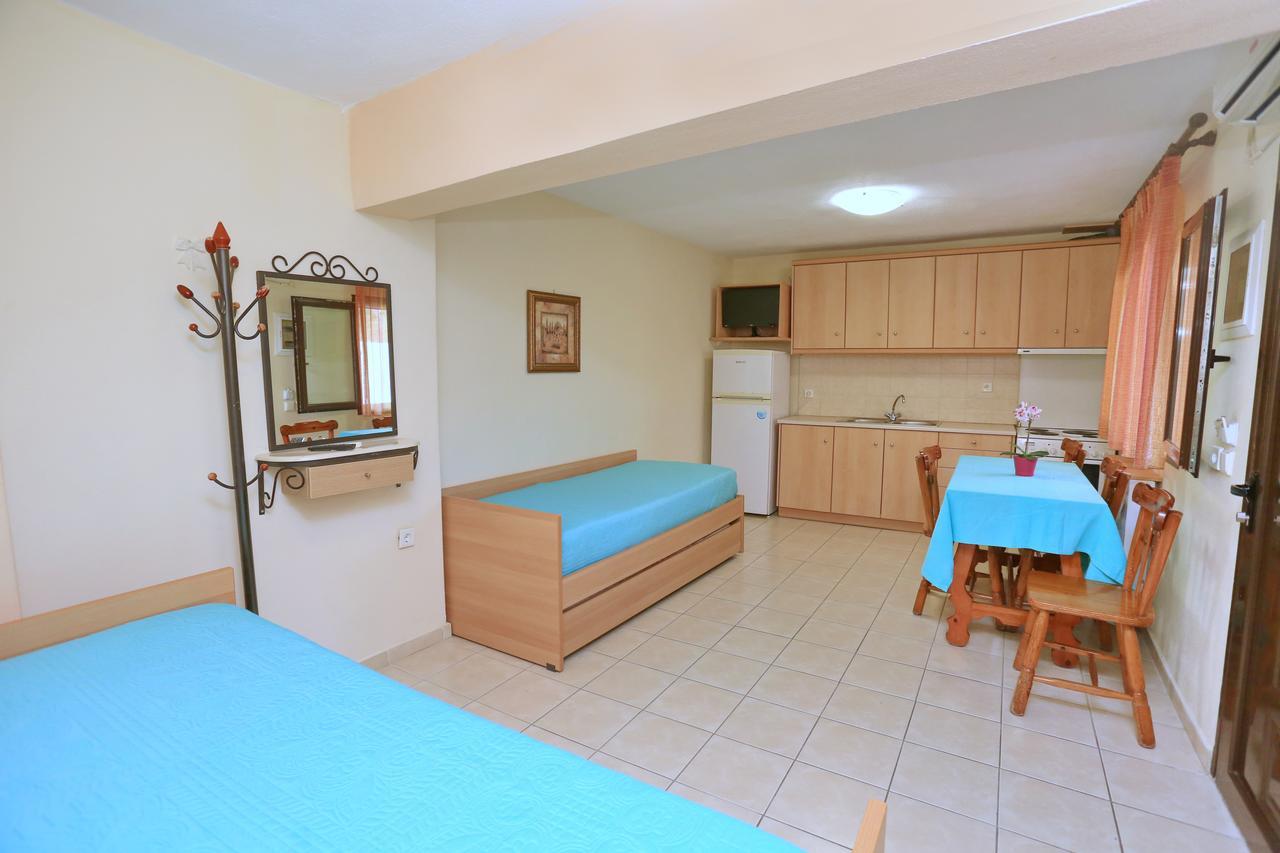 Katerina Apartments Pefkochori Bagian luar foto