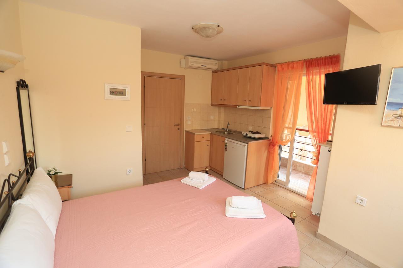 Katerina Apartments Pefkochori Bagian luar foto