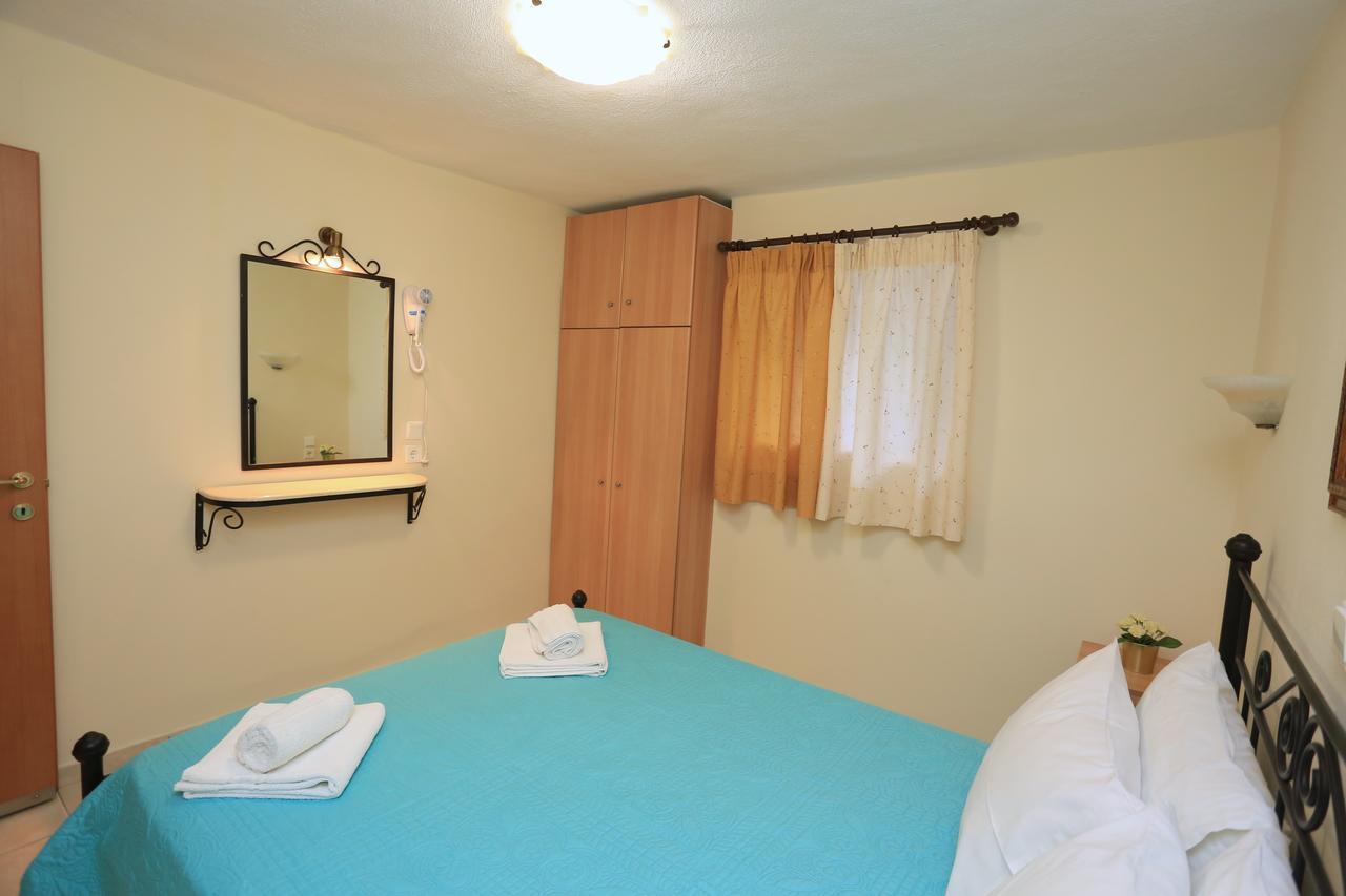Katerina Apartments Pefkochori Bagian luar foto